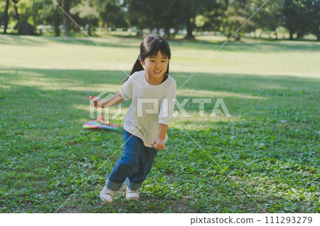 child, kid, girl 111293279