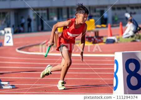 小學生田徑比賽接力賽 111294374