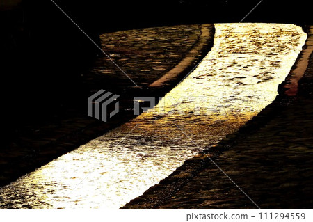 一條金色的溪流 一條金色的溪流 111294559