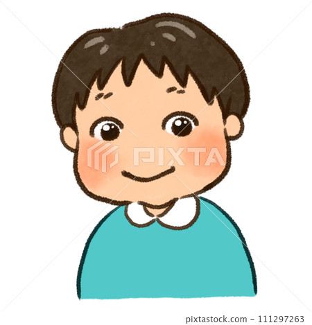 男孩閉著嘴微笑，上半身 111297263