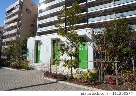 西原一丁目公園廁所 111298574