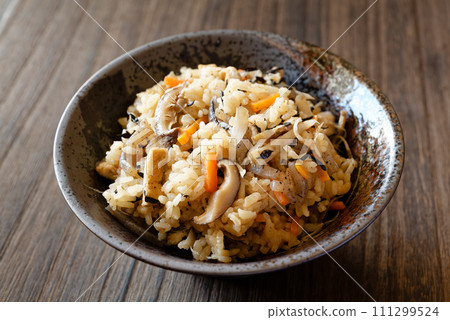 Gomoku cooked rice 111299524