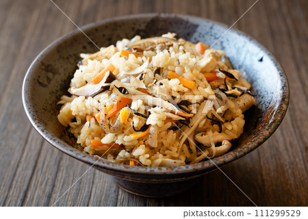 Gomoku cooked rice 111299529