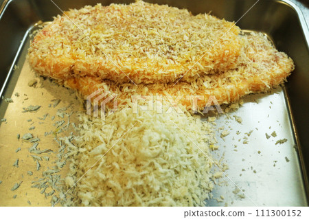 pork cutlet before frying pork cutlet before frying 111300152