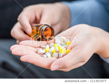 Time to take medications, taking care of your health, self-medication. 111301977
