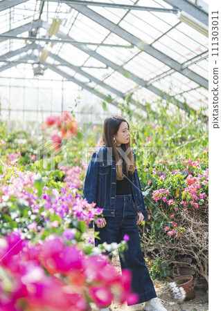 植物園裡的女人 111303011