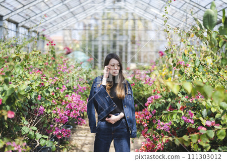 植物園裡的女人 111303012
