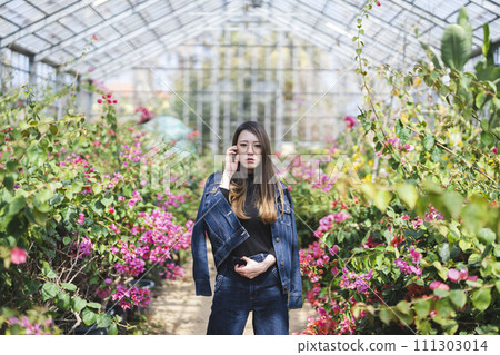 植物園裡的女人 111303014