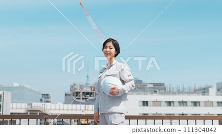 年輕女工地主管 111304042