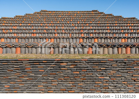 Close up of the base of the clay pagoda 111308120