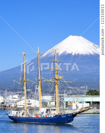 Shizuoka Prefecture Sailing Ship Future to Fuji November 111310013