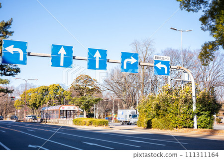 【重點公車專用道】路標複雜 111311164