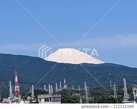 富士山美麗得像一顆寶石。天空中的軌跡 富士山美麗得像一顆寶石。天空中的軌跡 111312164