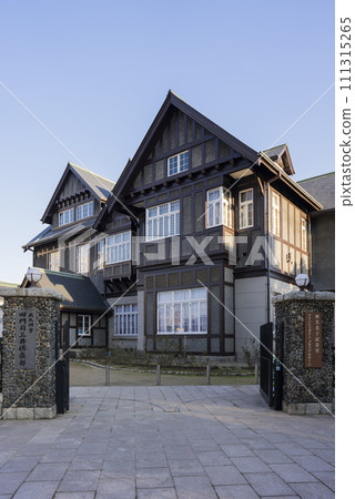 [Vertical photo] Former Moji Mitsui Club 111315265
