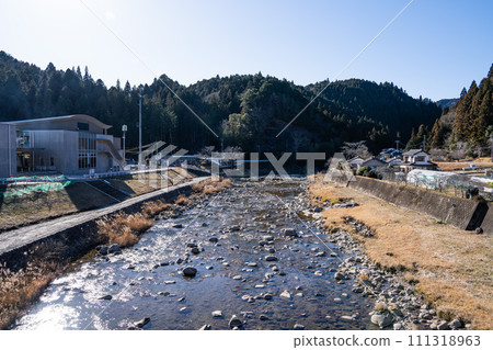 流經設樂（愛知縣）的豐川水中 111318963