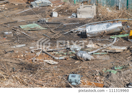 非法傾倒:廢金屬和土壤污染 非法傾倒:廢金屬和土壤污染 111319960