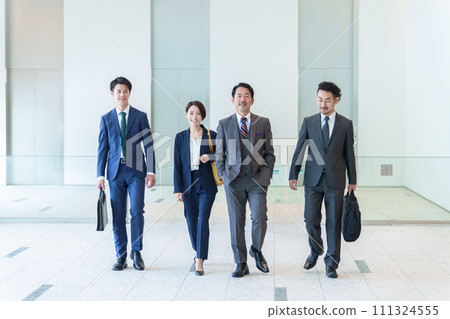 商務人士全身通勤 商務人士全身通勤 111324555