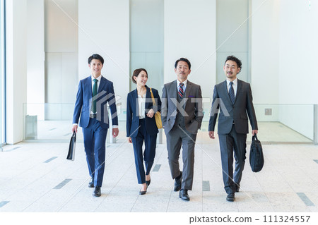 商務人士全身通勤 商務人士全身通勤 111324557