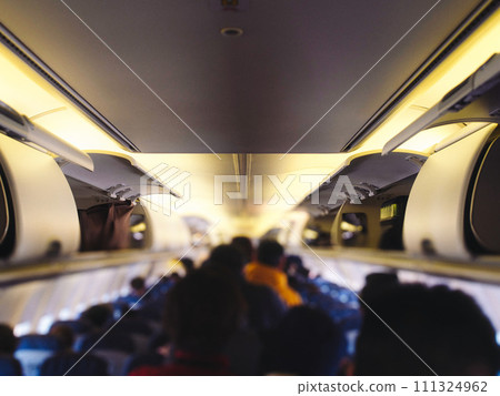 旅客排隊下機 111324962