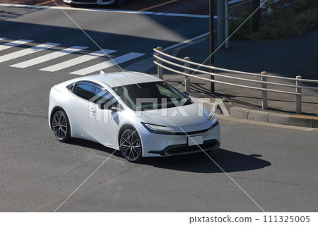 White domestic hybrid car image 111325005