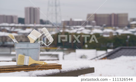 Snowy scenery and painting tools|Winter renovation/painting companies/DIY images Snowy scenery and painting tools|Winter renovation/painting companies/DIY images 111326544