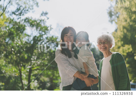 女三代家庭 111326938