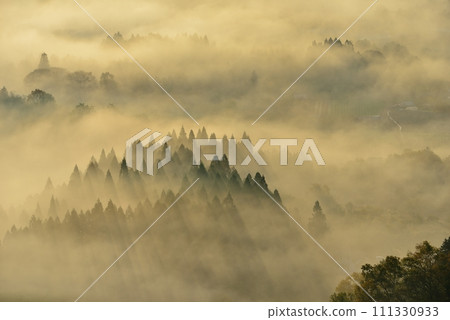 Sea of clouds over Yakuno Plateau from Hozan Park Observation Deck 111330933