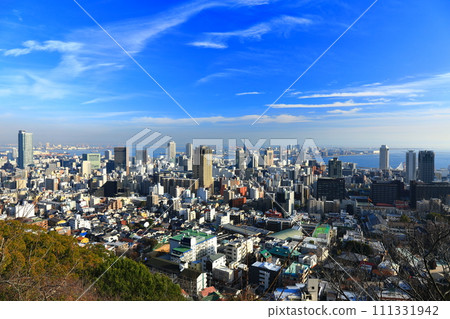 [Hyogo Prefecture] Sunny Kobe seen from Mt. Rokko 111331942