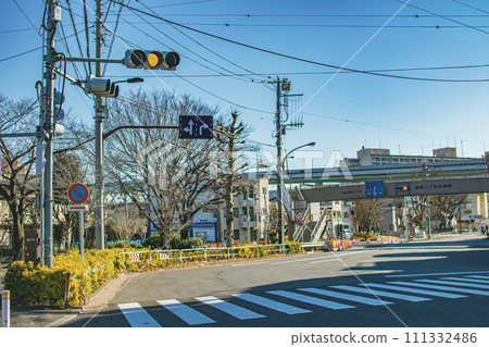 王子住宅區道路冬季首都高速公路 王子住宅區道路冬季首都高速公路 111332486