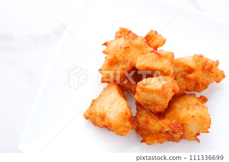 Freshly fried and delicious fried chicken 111336699