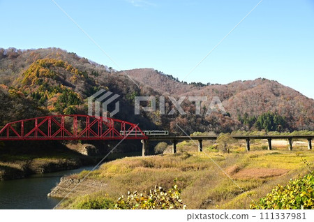 Kitakami Line in late autumn 111337981