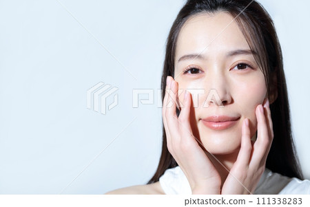 Female portrait beauty image 111338283