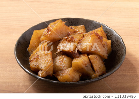 Konjac boiled in sweet and spicy 111339480