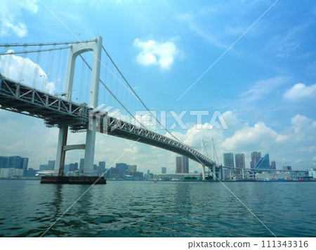 從海上看仲夏彩虹橋 從海上看仲夏彩虹橋 111343316