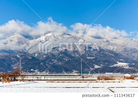 Snowy view of Mt. Kushigata, Minami Alps City 111343617