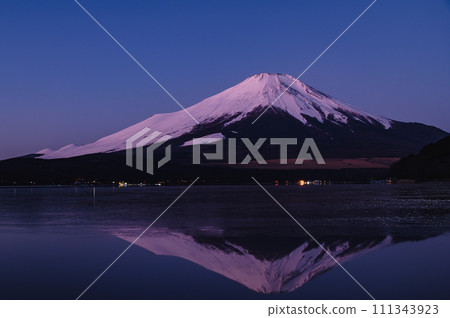 Spectacular view of Lake Yamanaka and Mt. Fuji at dawn in Yamanashi Prefecture Spectacular view of Lake Yamanaka and Mt. Fuji at dawn in Yamanashi Prefecture 111343923