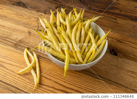 Yellow French Beans, Raw String Beans Pile, Fresh Wax Bean Pods 111346648