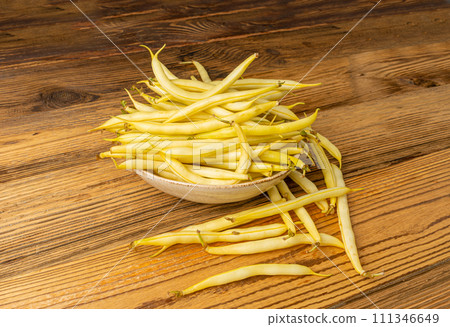 Yellow French Beans, Raw String Beans Pile, Fresh Wax Bean Pods Yellow French Beans, Raw String Beans Pile, Fresh Wax Bean Pods 111346649