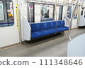 空蕩蕩的地鐵車廂內 111348646