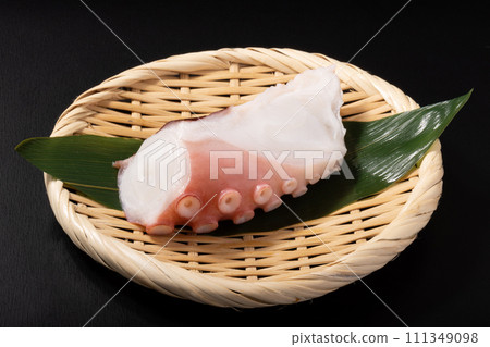 Hokkai water octopus (for sashimi) Hokkai water octopus (for sashimi) 111349098