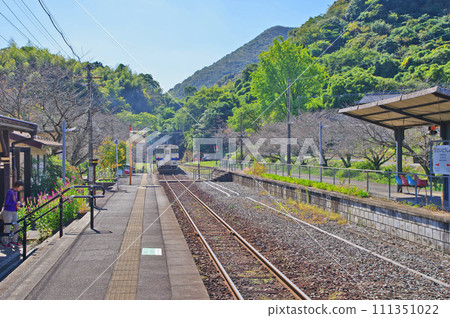 JR Kyushu Hitahikosan Line Nakidosho Station and train in Tagawa District, Fukuoka Prefecture 111351022