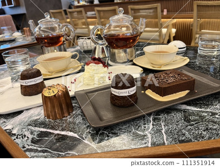 A canelé shop where you can spend a relaxing time 111351914