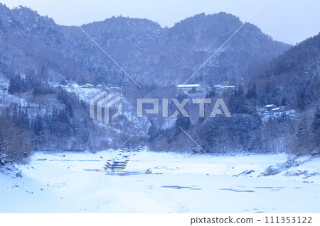 冬壩湖（長野縣木曾町禦岳湖） 111353122