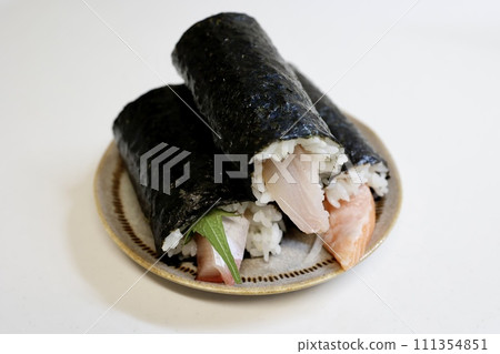 3 條 ehomaki（鮭魚、鰤魚、鯛魚） 111354851