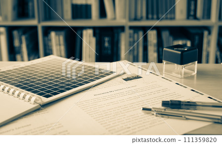 校對工作書架英語彩色校對編輯校對紙商業場景校對符號發布紅色 111359820