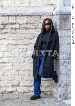 Relaxed Elegance in the City 111360950