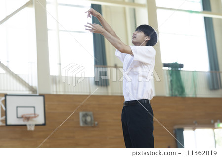 享受籃球的高中生 111362019