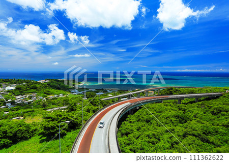 夏季 沖繩 南條市 Niraikanai Bridge Drive 夏季 沖繩 南條市 Niraikanai Bridge Drive 111362622