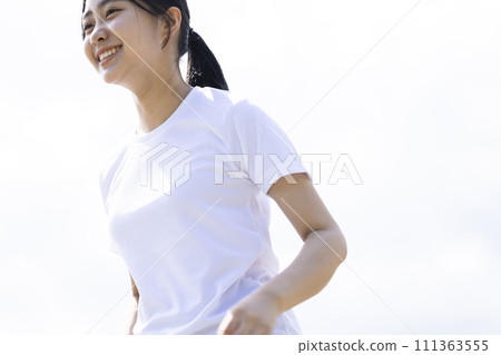 高中女生跑步 111363555