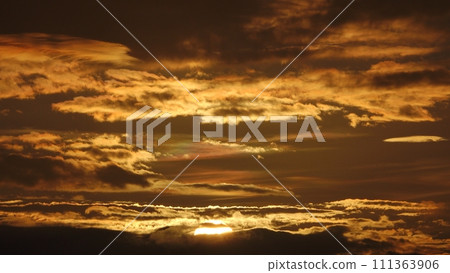 Morning sky with colorful sunrise clouds and colored clouds, early summer, telephoto, sky limited, 230716am Morning sky with colorful sunrise clouds and colored clouds, early summer, telephoto, sky limited, 230716am 111363906